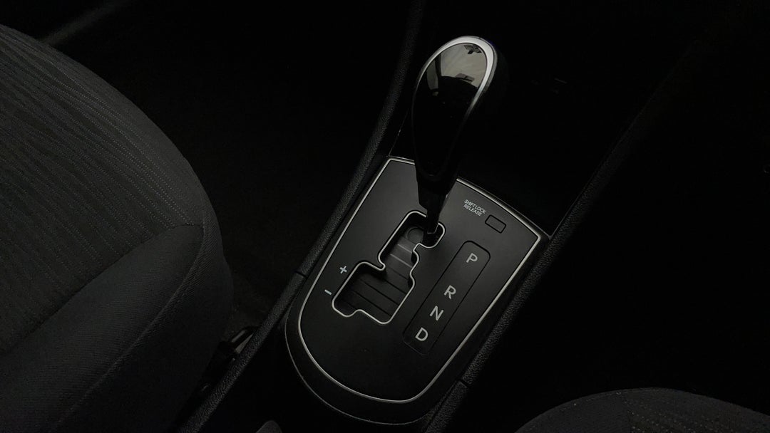 2019 Hyundai Accent Sport, Automatic, 103942 km, Gear Lever 