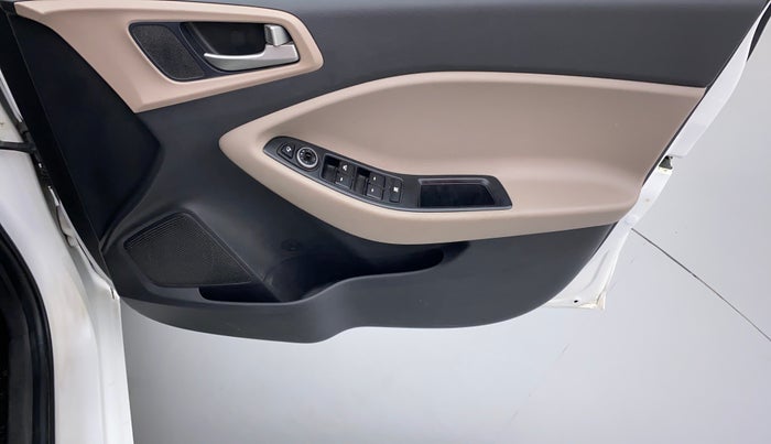 2018 Hyundai Elite i20 1.4 CRDI ASTA (O), Diesel, Manual, 99,073 km, Driver Side Door Panels Controls