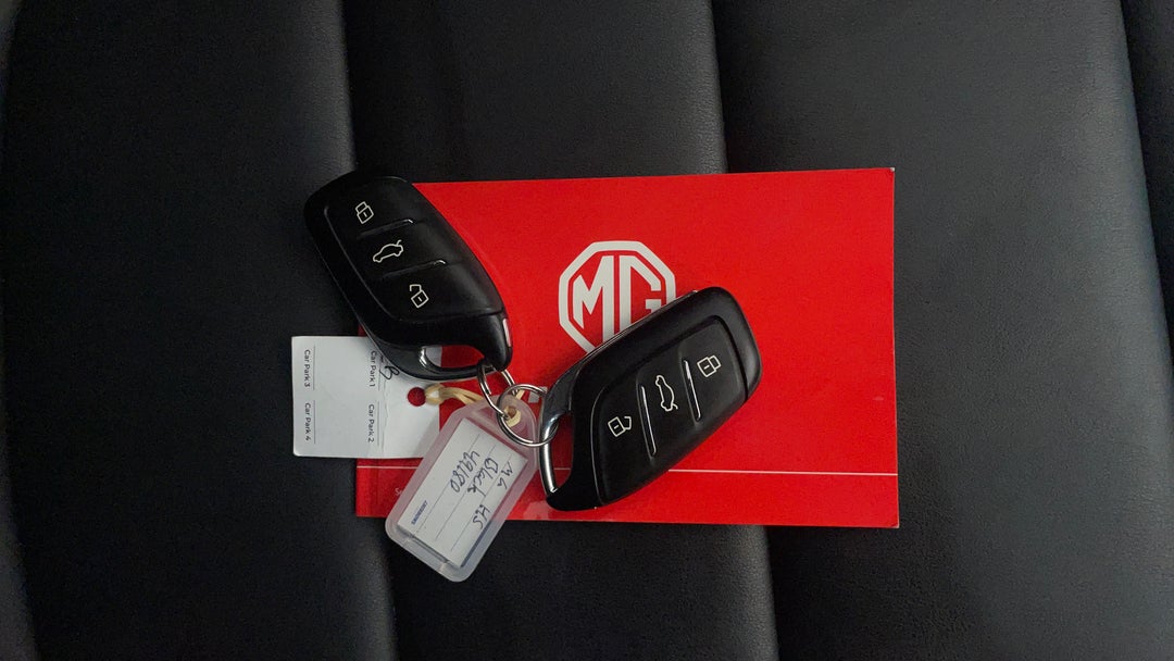 2022 MG HS Excite, Automatic, 23939 km, Key Close-up