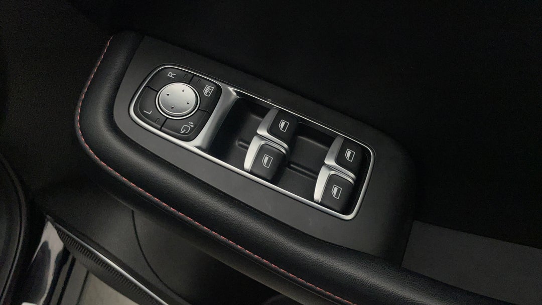 2022 MG HS Excite, Automatic, 23939 km, Drivers Side Door Panel Controls