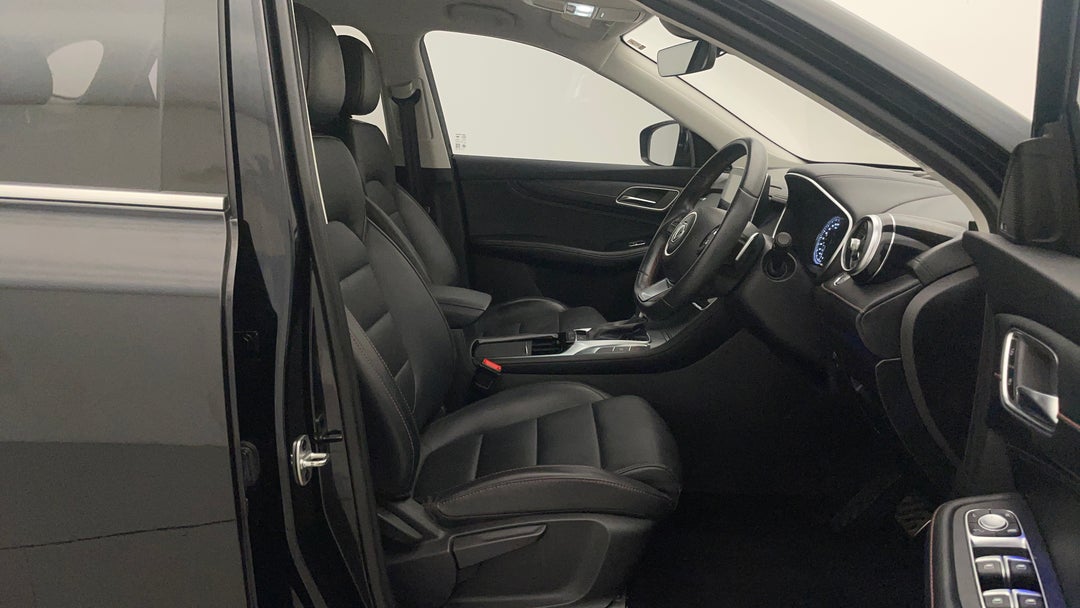 2022 MG HS Excite, Automatic, 23939 km, Right Side Front Door Cabin View