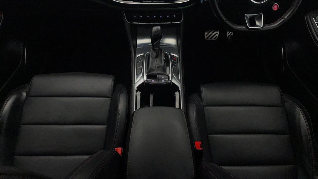 2022 MG HS Excite, Automatic, 23939 km, Center Console