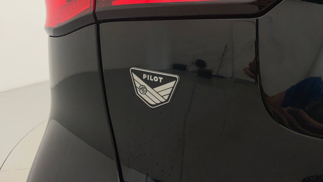 2022 MG HS Excite, Automatic, 23939 km, Badge (Boot Left Side)