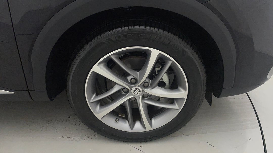 2022 MG HS Excite, Automatic, 23939 km, Right Front Wheel