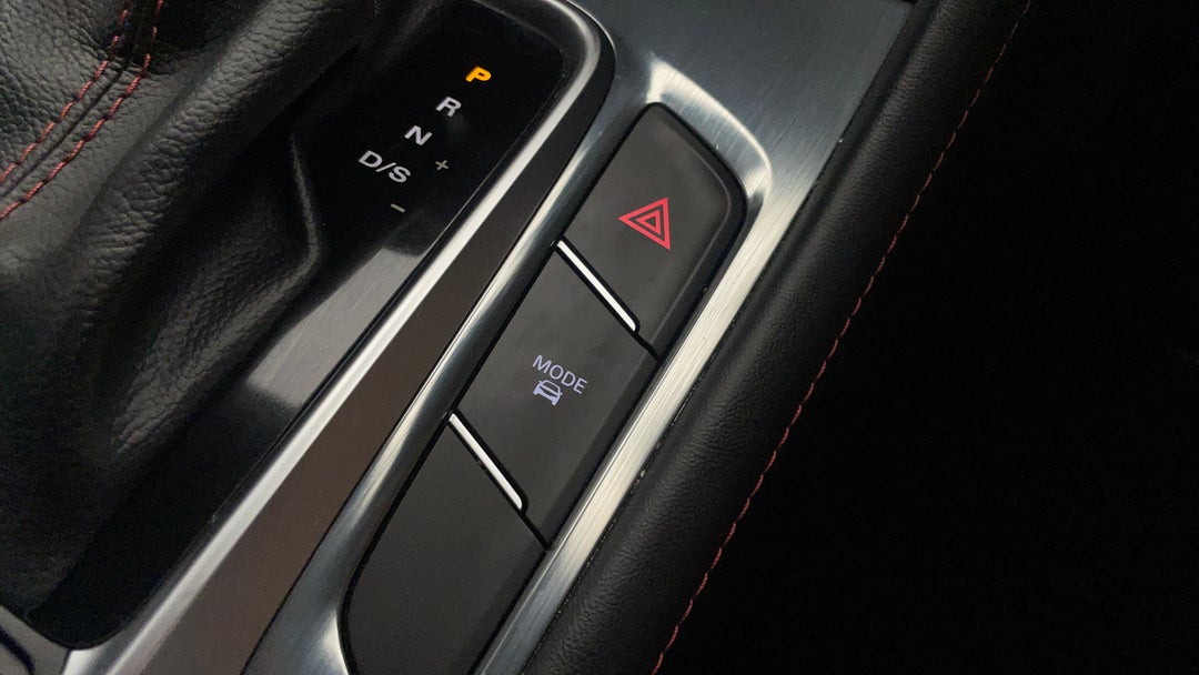 2022 MG HS Excite, Automatic, 23939 km, Utility Switches/Buttons