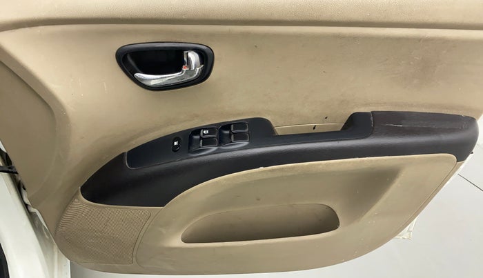 2011 Hyundai i10 MAGNA 1.1 IRDE2, Petrol, Manual, 34,749 km, Driver Side Door Panels Control