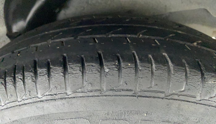 2011 Hyundai i10 MAGNA 1.1 IRDE2, Petrol, Manual, 34,749 km, Left Rear Tyre Tread