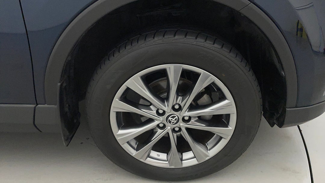 2017 Toyota RAV4 Cruiser (4x4), Automatic, 74102 km, Right Front Wheel