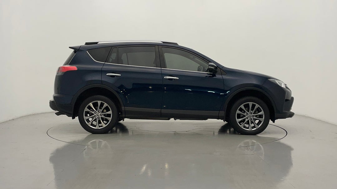 2017 Toyota RAV4 Cruiser (4x4), Automatic, 74102 km, Right Side View