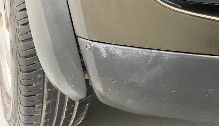 2017 Renault Kwid RXT 1.0 AMT (O), Petrol, Automatic, 31,889 km, Front bumper - Bumper cladding minor damage/missing