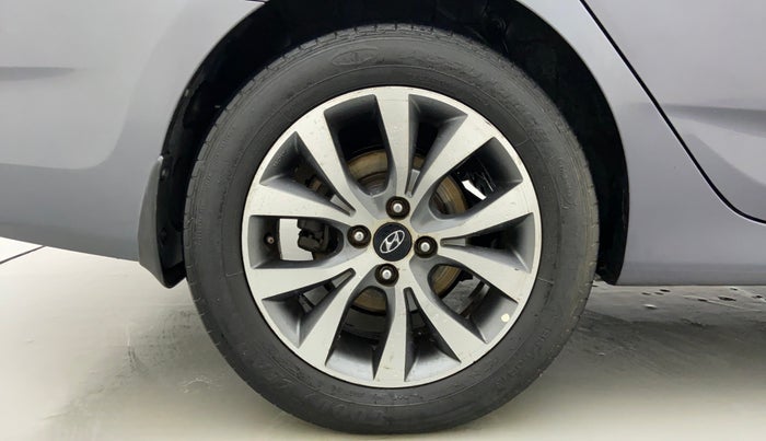 2013 Hyundai Verna FLUIDIC 1.6 SX CRDI, Diesel, Manual, 83,329 km, Right Rear Wheel