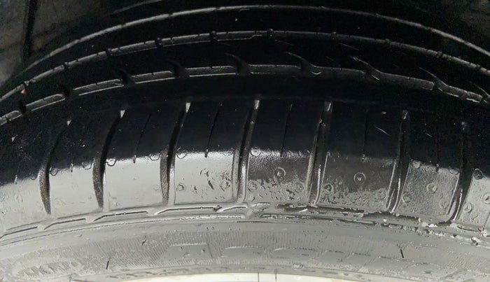 2013 Hyundai Verna FLUIDIC 1.6 SX CRDI, Diesel, Manual, 83,329 km, Left Rear Tyre Tread