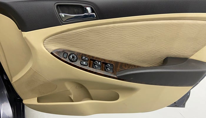 2013 Hyundai Verna FLUIDIC 1.6 SX CRDI, Diesel, Manual, 83,329 km, Driver Side Door Panels Control