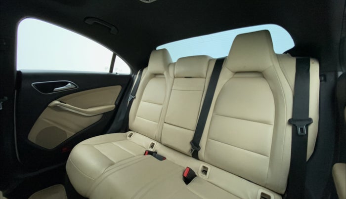 2015 Mercedes Benz CLA Class CLA 200 CDI SPORT, Diesel, Automatic, 1,09,682 km, Right Side Rear Door Cabin