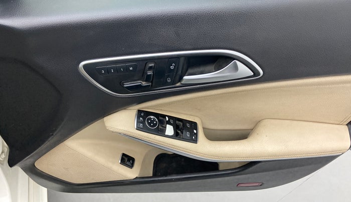 2015 Mercedes Benz CLA Class CLA 200 CDI SPORT, Diesel, Automatic, 1,09,682 km, Driver Side Door Panels Control