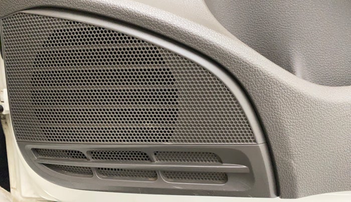 2014 Volkswagen Vento HIGHLINE PETROL, Petrol, Manual, 83,510 km, Speaker