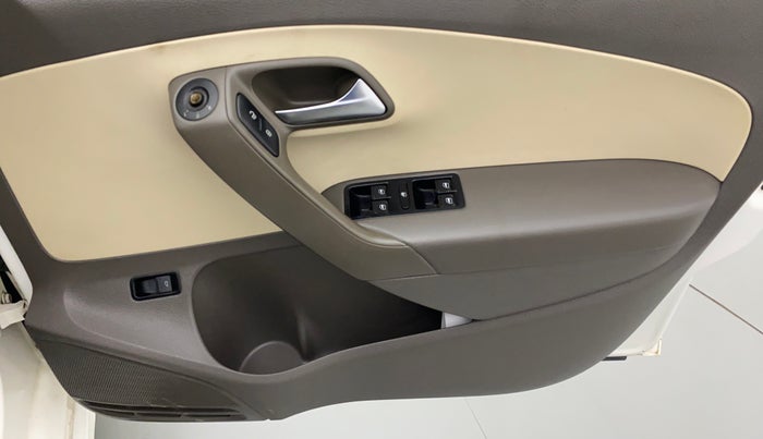 2014 Volkswagen Vento HIGHLINE PETROL, Petrol, Manual, 83,510 km, Driver Side Door Panels Control