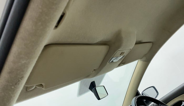 2014 Volkswagen Vento HIGHLINE PETROL, Petrol, Manual, 83,510 km, Ceiling - Sun visor minor damage