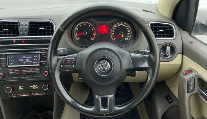 2014 Volkswagen Vento HIGHLINE PETROL, Petrol, Manual, 83,510 km, Steering Wheel Close Up