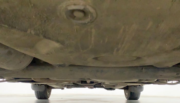 2014 Volkswagen Vento HIGHLINE PETROL, Petrol, Manual, 83,510 km, Rear Underbody