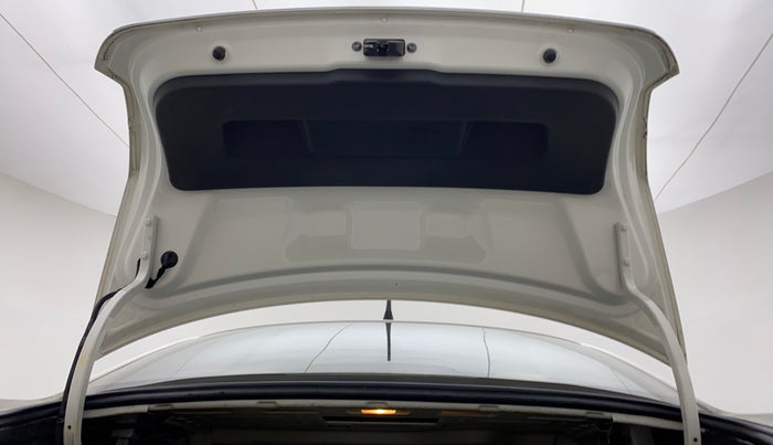 2014 Volkswagen Vento HIGHLINE PETROL, Petrol, Manual, 83,510 km, Boot Door Open
