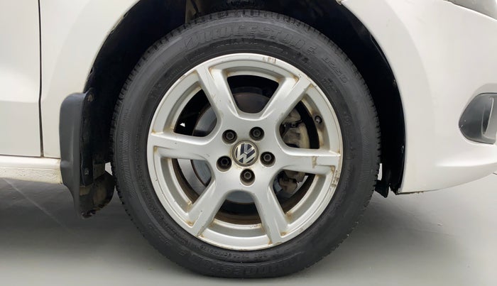 2014 Volkswagen Vento HIGHLINE PETROL, Petrol, Manual, 83,510 km, Right Front Wheel