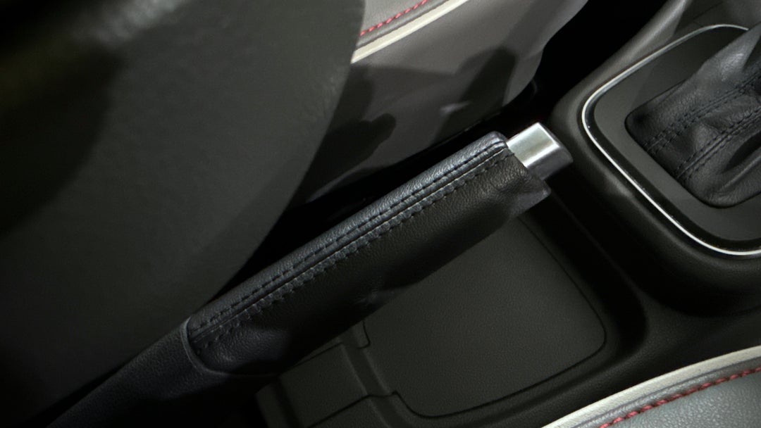 2016 Volkswagen Polo 81 Tsi Comfortline, Automatic, 68611 km, Handbrake