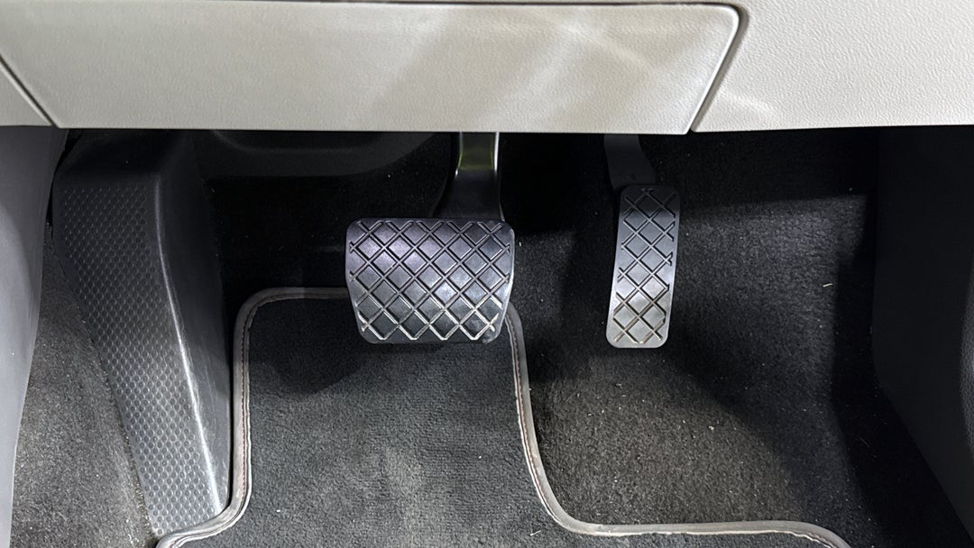 2016 Volkswagen Polo 81 Tsi Comfortline, Automatic, 68611 km, Pedals and Footmat