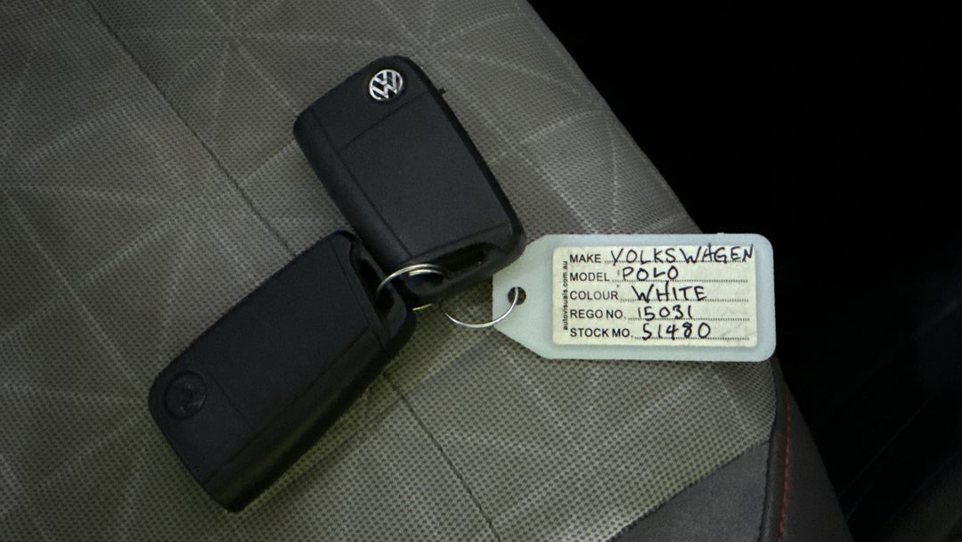 2016 Volkswagen Polo 81 Tsi Comfortline, Automatic, 68611 km, Key Close-up