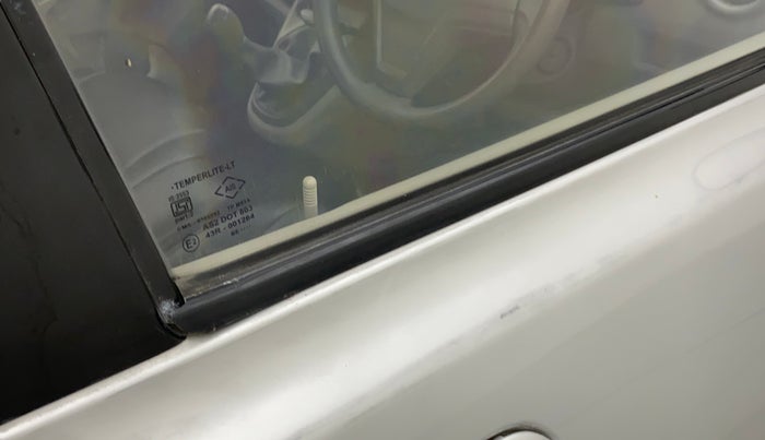 2014 Datsun Go T, Petrol, Manual, 61,002 km, Driver-side door - Weather strip has minor damage