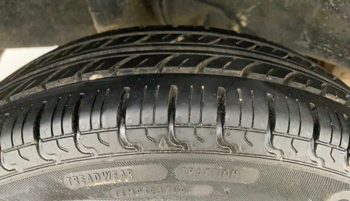 2014 Datsun Go T, Petrol, Manual, 61,002 km, Right Rear Tyre Tread