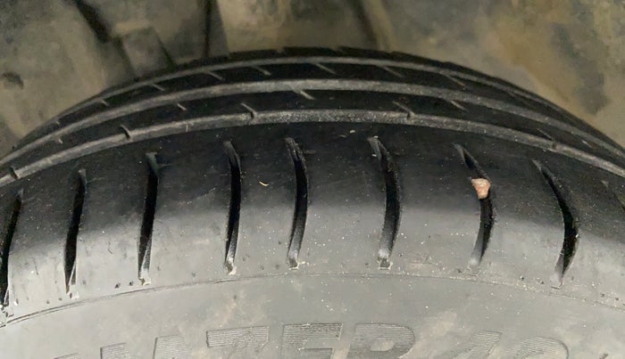 2014 Datsun Go T, Petrol, Manual, 61,002 km, Left Front Tyre Tread