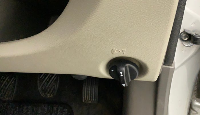 2014 Datsun Go T, Petrol, Manual, 61,002 km, Dashboard - Headlight height adjustment not working
