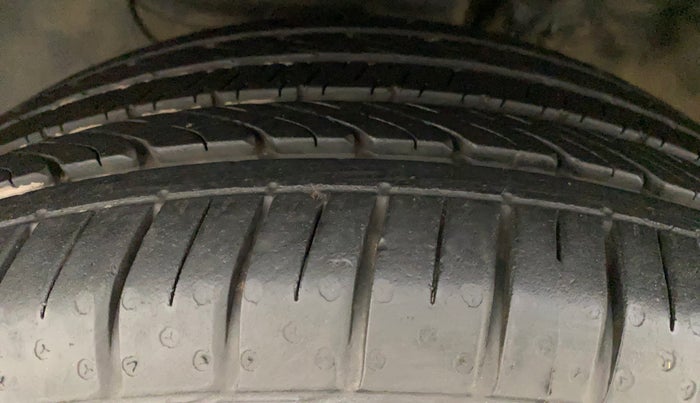 2017 Hyundai Elite i20 ASTA 1.2, Petrol, Manual, 45,159 km, Left Front Tyre Tread