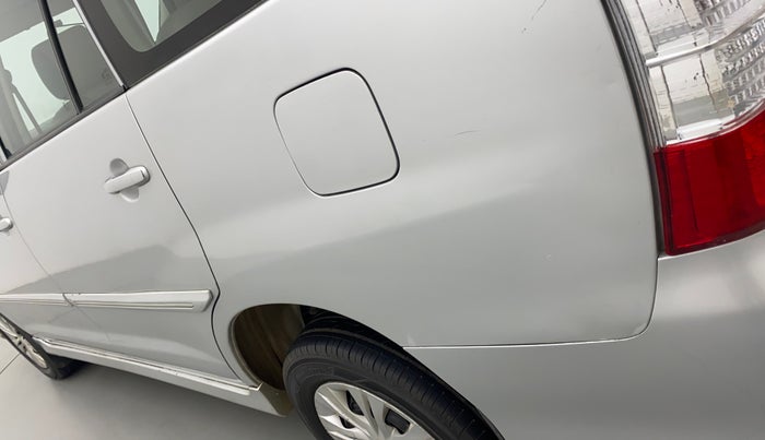2012 Toyota Innova 2.5 GX 8 STR, Diesel, Manual, 1,18,307 km, Left quarter panel - Slightly dented