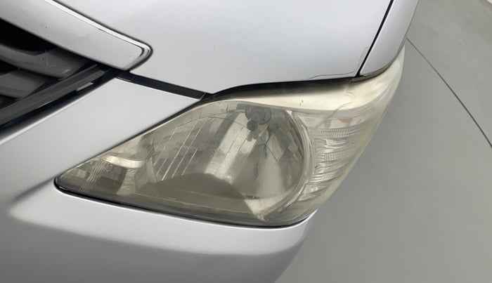 2012 Toyota Innova 2.5 GX 8 STR, Diesel, Manual, 1,18,307 km, Left headlight - Faded