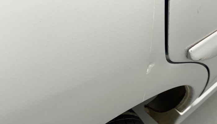 2012 Toyota Innova 2.5 GX 8 STR, Diesel, Manual, 1,18,307 km, Right quarter panel - Slightly dented