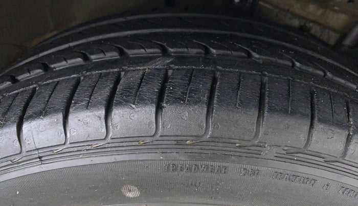 2017 Maruti Ciaz DELTA 1.4 VVT, Petrol, Manual, 17,761 km, Right Front Tyre Tread
