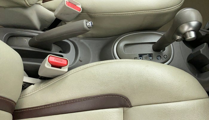2014 Nissan Micra XV CVT, Petrol, Automatic, 74,523 km, Gear Lever