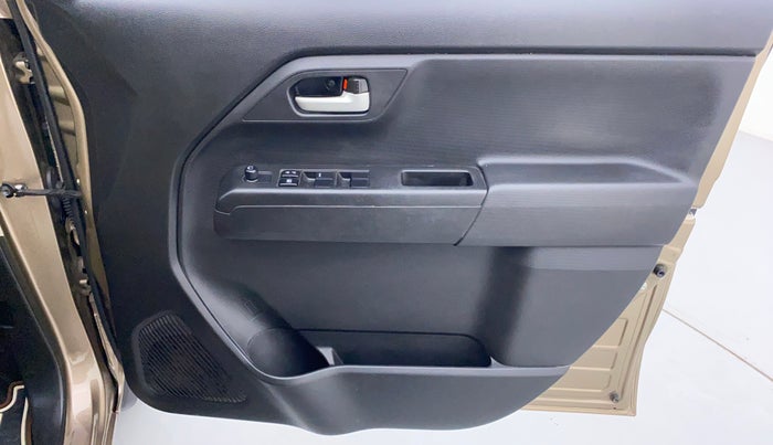 2019 Maruti New Wagon-R VXI 1.2L, Petrol, Manual, 38,411 km, Driver Side Door Panels Controls