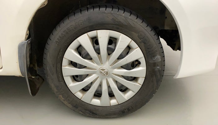 2013 Toyota Etios Liva G, Petrol, Manual, 78,196 km, Right Front Wheel