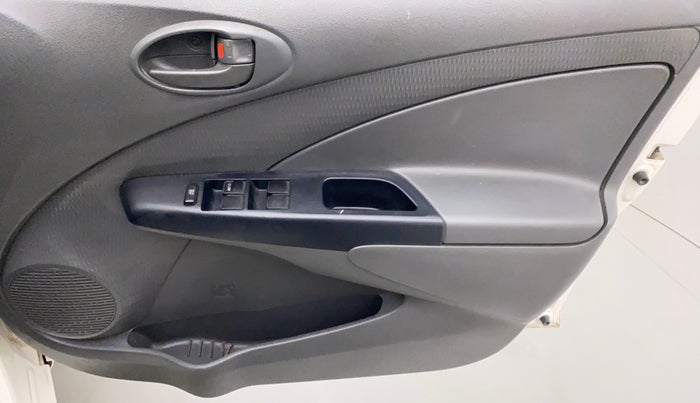 2013 Toyota Etios Liva G, Petrol, Manual, 78,196 km, Driver Side Door Panels Control