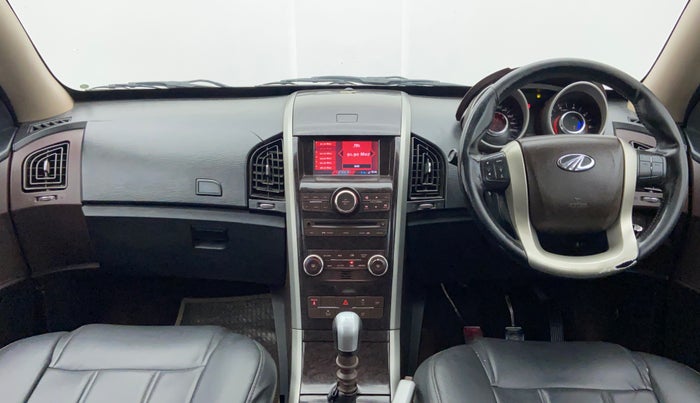 2015 Mahindra XUV500 W8 FWD, Diesel, Manual, 1,18,491 km, Dashboard