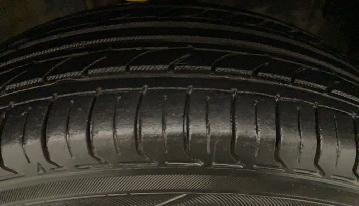 2016 Datsun Go Plus T, Petrol, Manual, 52,163 km, Left Rear Tyre Tread