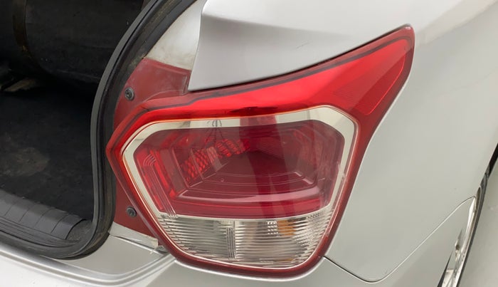 2014 Hyundai Xcent S (O) 1.2, CNG, Manual, 72,380 km, Right tail light - Minor damage