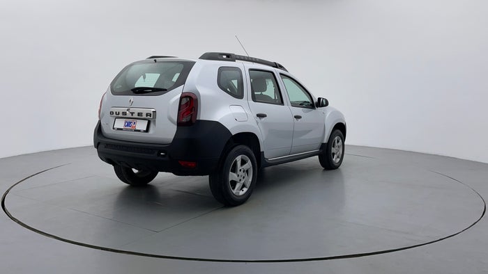 RENAULT DUSTER-Right Back Diagonal (45- Degree) View
