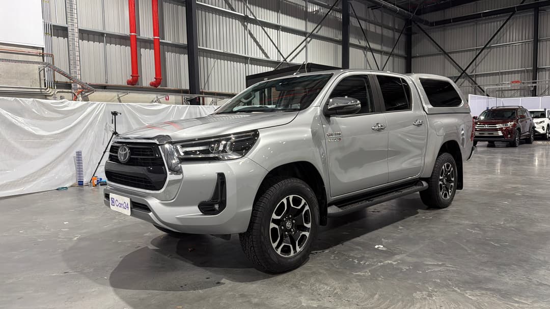 2021 Toyota Hilux Sr5 (4x4), Automatic, 80867 km, Left Front Diagonal (45- Degree) View