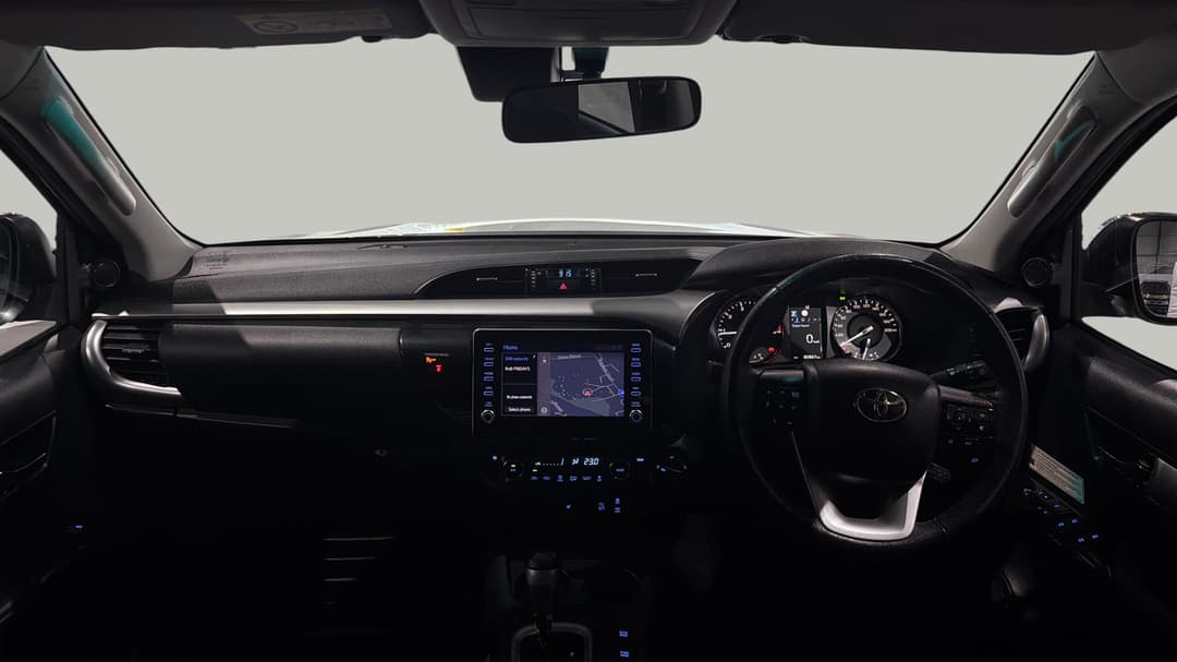 2021 Toyota Hilux Sr5 (4x4), Automatic, 80867 km, Dashboard View