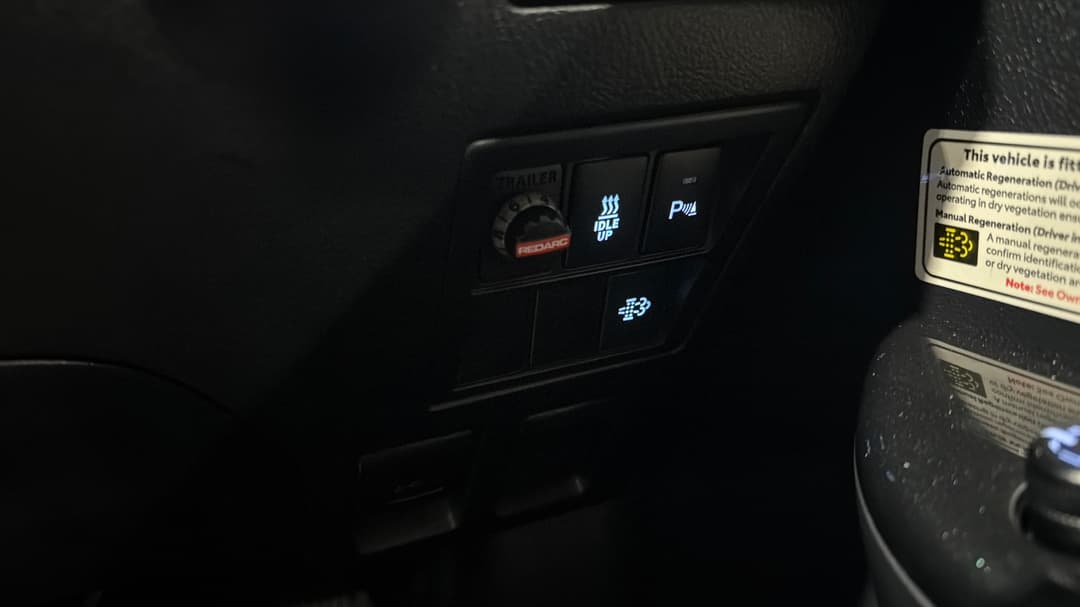 2021 Toyota Hilux Sr5 (4x4), Automatic, 80867 km, Utility Switches/Buttons