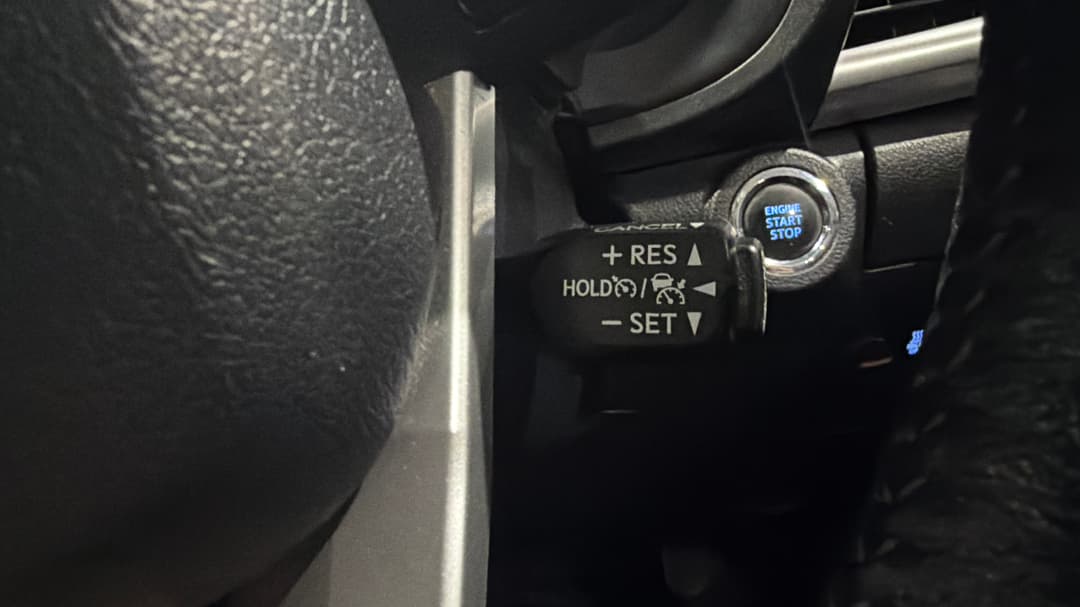 2021 Toyota Hilux Sr5 (4x4), Automatic, 80867 km, Cruise Control